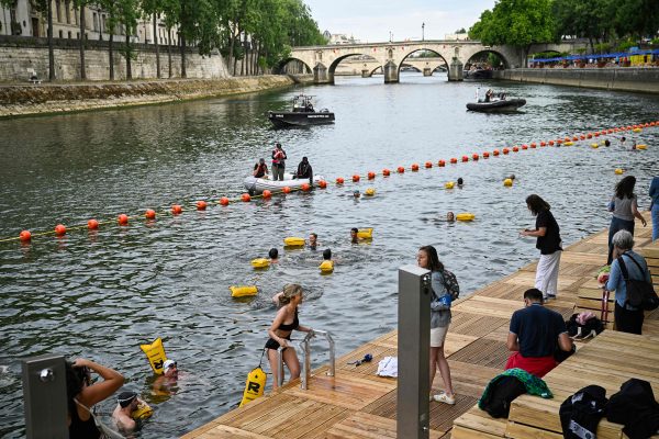 TOPSHOT-FRANCE-ENVIRONMENT-WEATHER-LEISURE