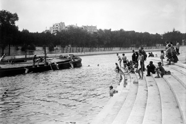 FILES-FRANCE-ENVIRONMENT-WEATHER-LEISURE