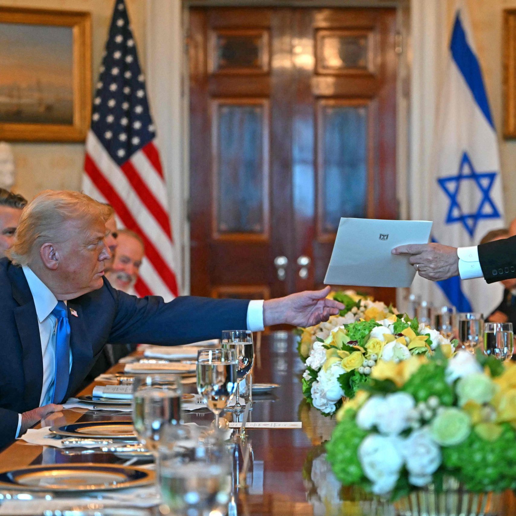 Israels Premier Netanyahu schlägt Trump für Friedensnobelpreis vor – Gespräch über Gaza-Umsiedlung und Waffenruhe mit der Hamas.
