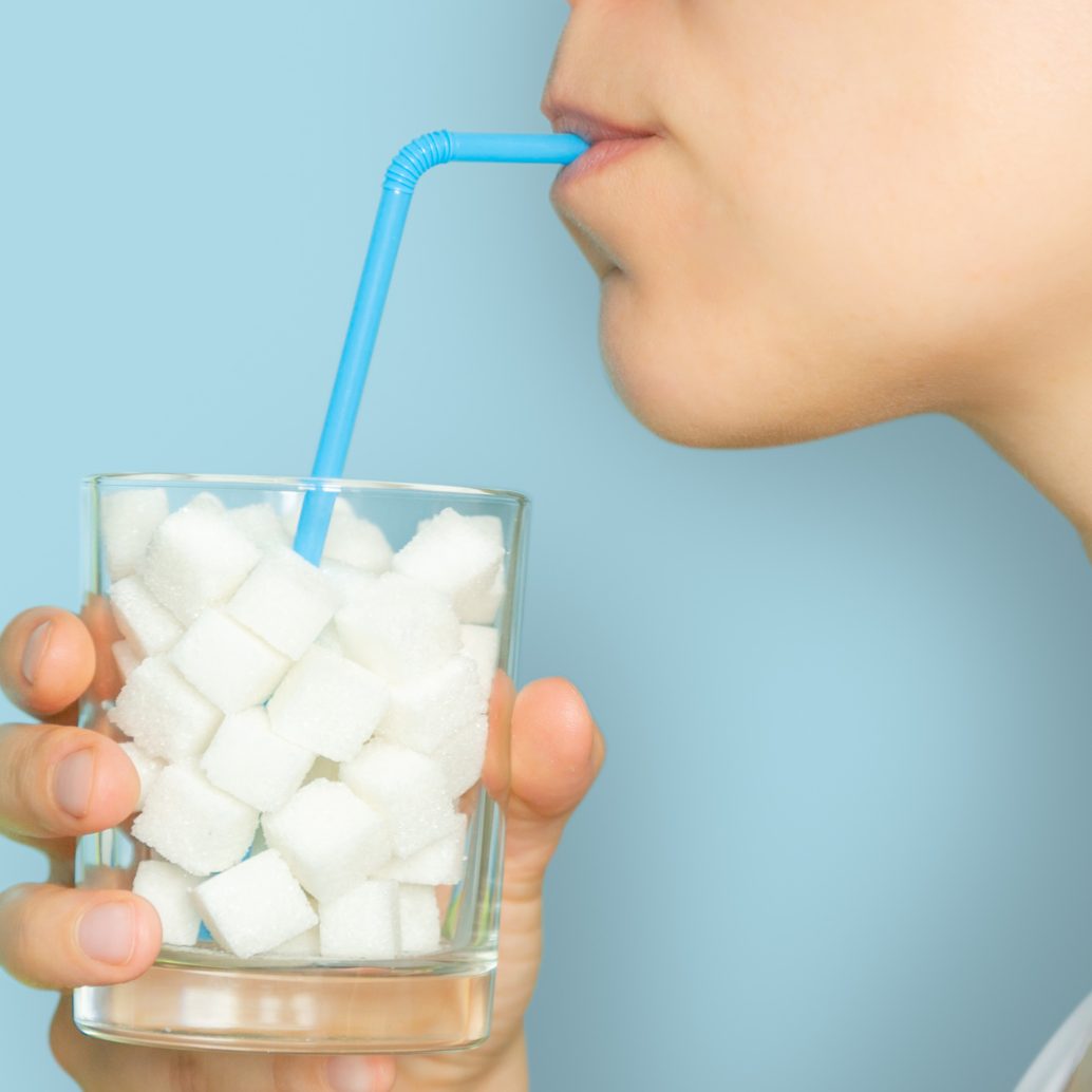 Erwachsene konsumieren hierzulande im Schnitt fast 92 Gramm freien Zucker pro Tag, hieß es.