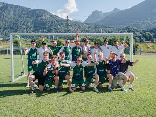 Siegermannschaft 38. Internationales Badaila Kleinfeldturnier „Die Einlocher“ Siegermannschaft 38. Internationales Badaila Kleinfeldturnier „Die Einlocher“