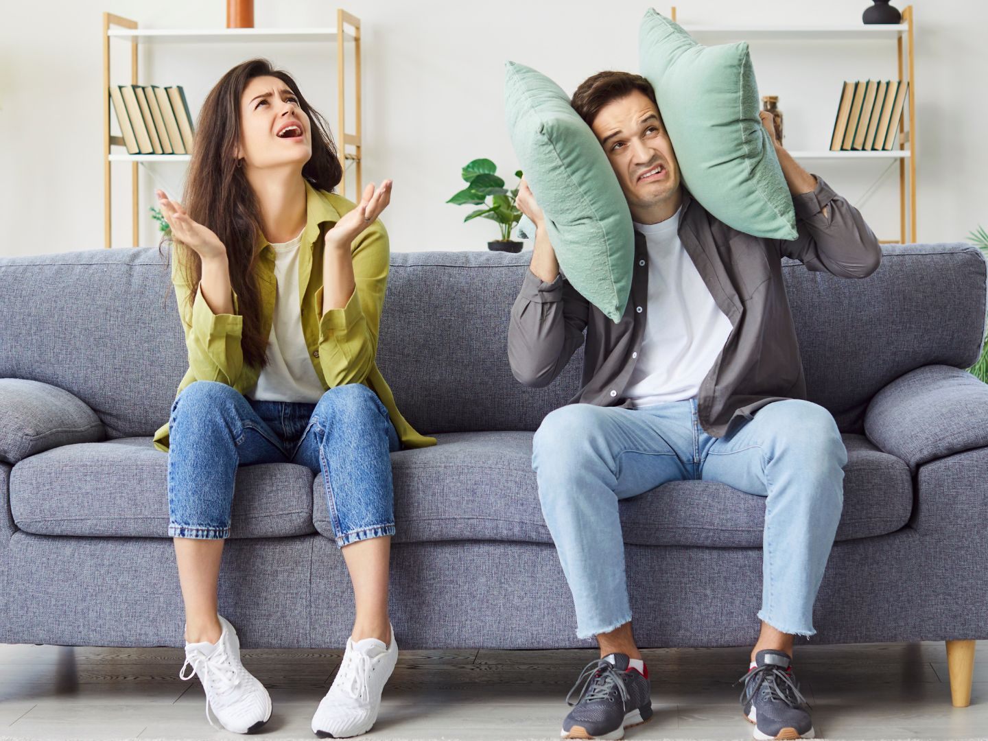 Lärm, Infrastruktur oder Nachbarschaft spielt bei der Zufriedenheit mit dem Zuhause eine große Rolle. Lärm, Infrastruktur oder Nachbarschaft spielt bei der Zufriedenheit mit dem Zuhause eine große Rolle.