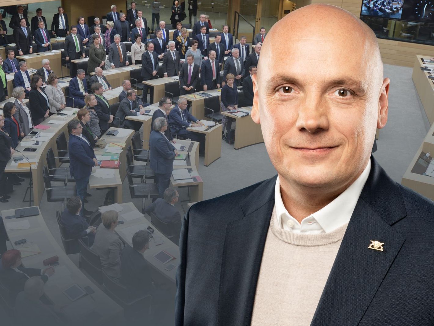 Der Landtagsvizepräsident im deutschen Bundesland Baden-Württemberg, Daniel Born (SPD), ist wegen eines Hakenkreuzes auf einem Stimmzettel von seinem Amt zurückgetreten. Der Landtagsvizepräsident im deutschen Bundesland Baden-Württemberg, Daniel Born (SPD), ist wegen eines Hakenkreuzes auf einem Stimmzettel von seinem Amt zurückgetreten.
