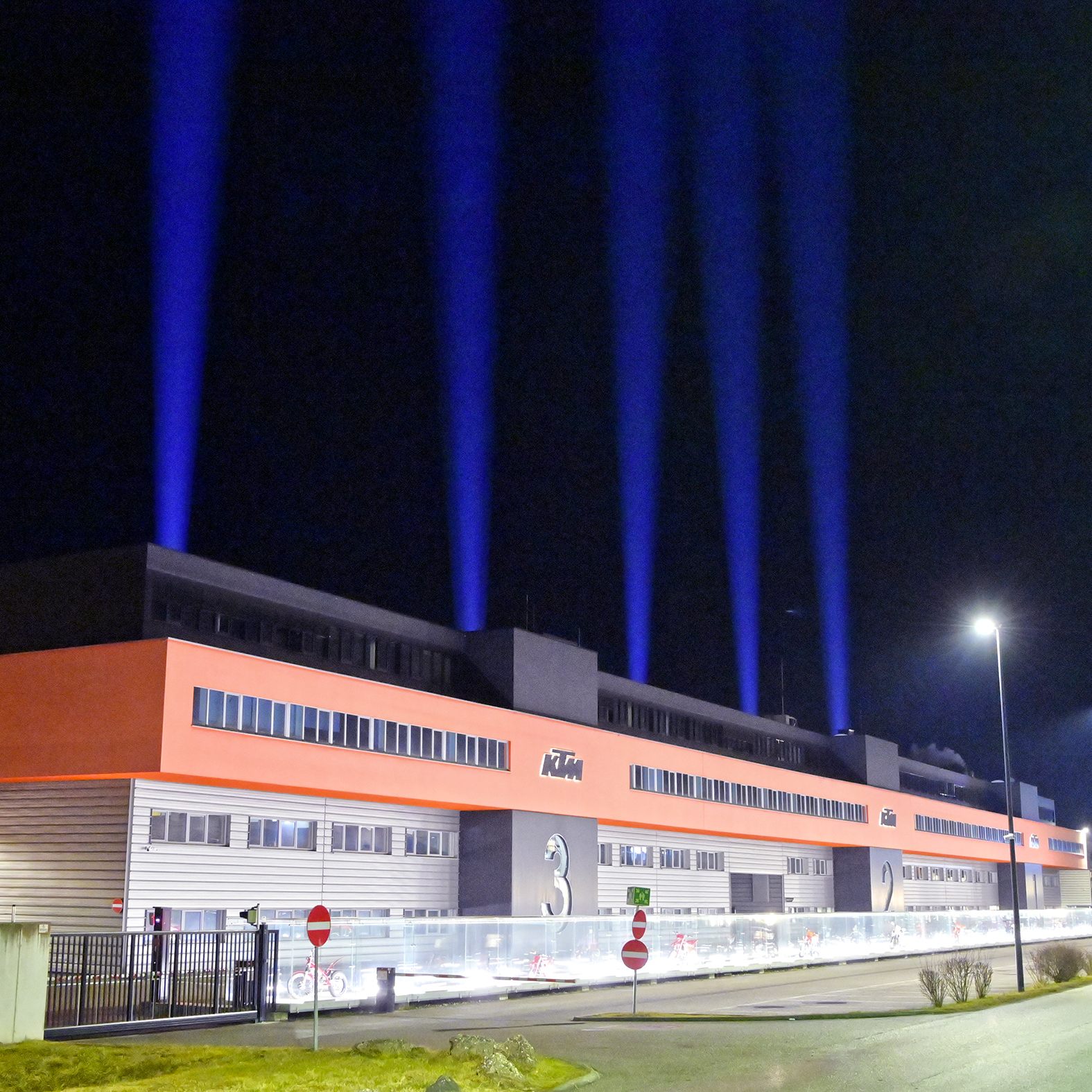 Am Montag endet der dreimonatige Produktionsstopp bei KTM.