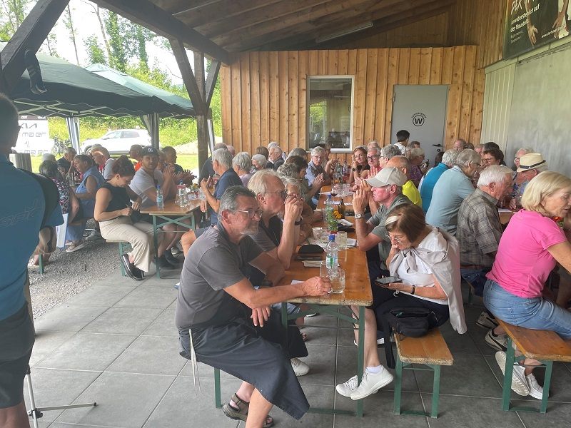 Prominenter Besuch beim Grillfest der PVÖ Klaus-Weiler