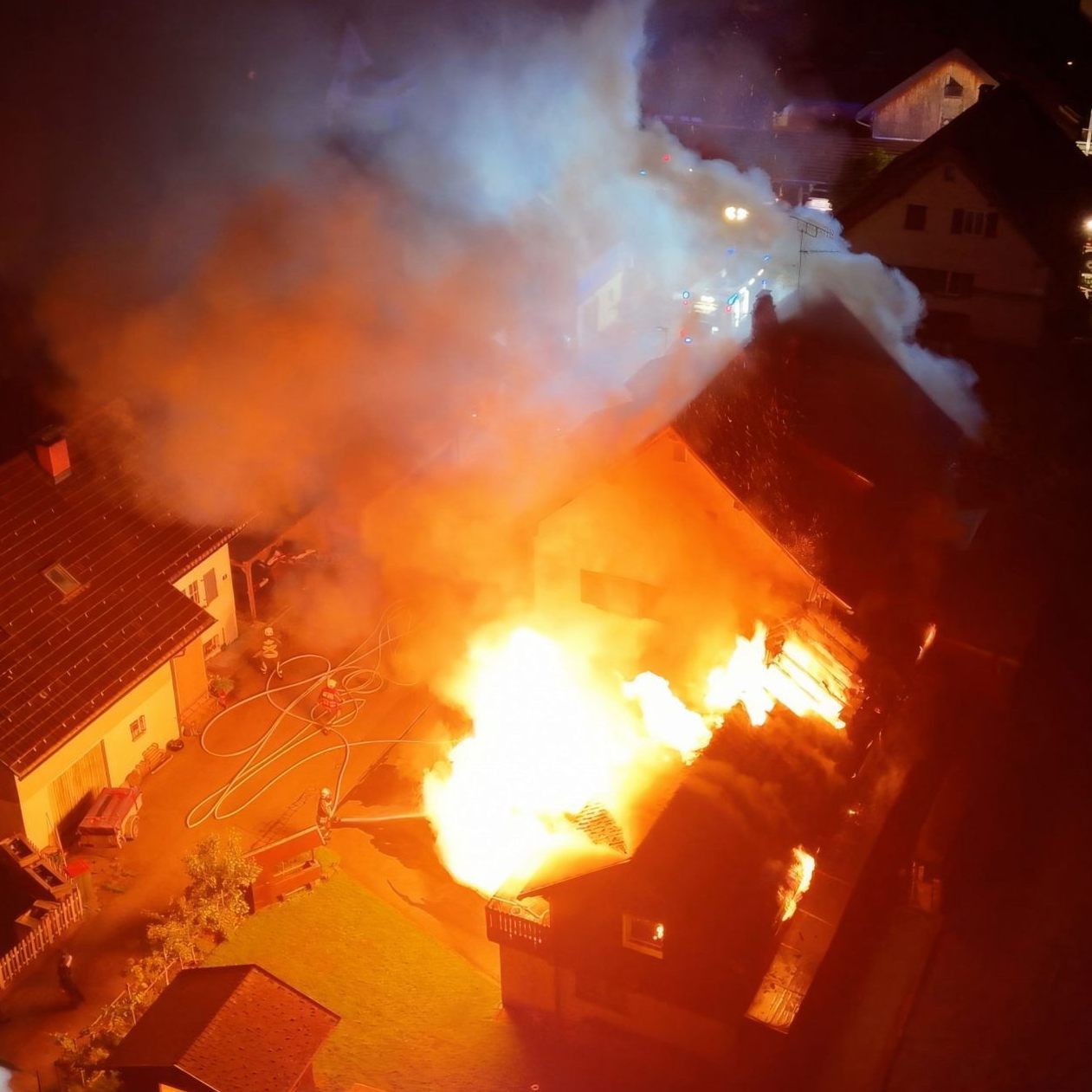 Großeinsatz für die Feuerwehren in der Nacht auf Donnerstag in Lochau.