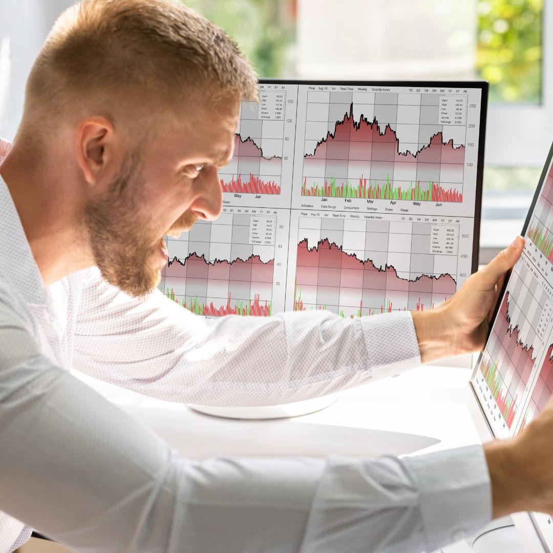 Österreich verzeichnet fast 2.000 Firmenpleiten im ersten Halbjahr – besonders Tirol und Salzburg sind betroffen. Ursachen: Konjunktur, Kosten, Krisen.