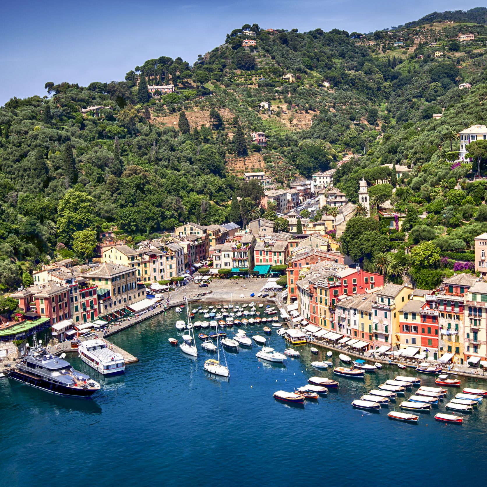 Portofino verbietet Strandkleidung in der Stadt: Strafen bis 500 Euro.