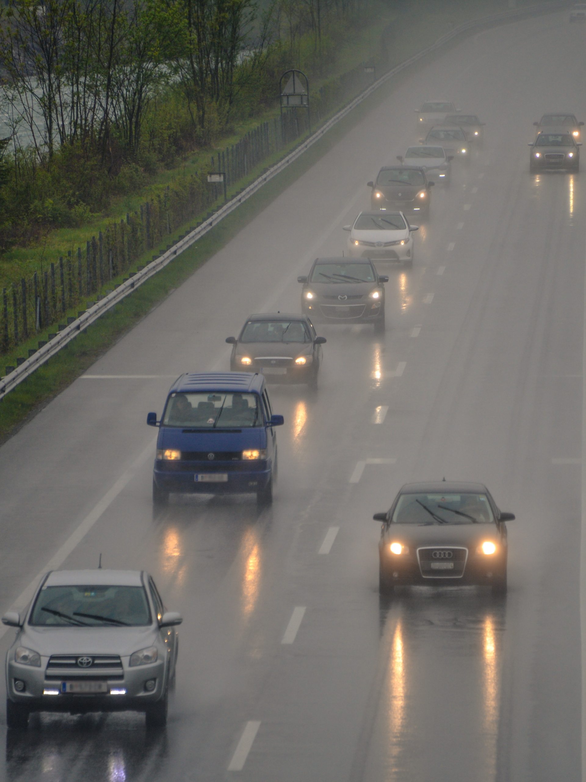 Bei Regen kann es auf der gesamten A14 zu gefährlichen Situationen kommen. Bei Regen kann es auf der gesamten A14 zu gefährlichen Situationen kommen.