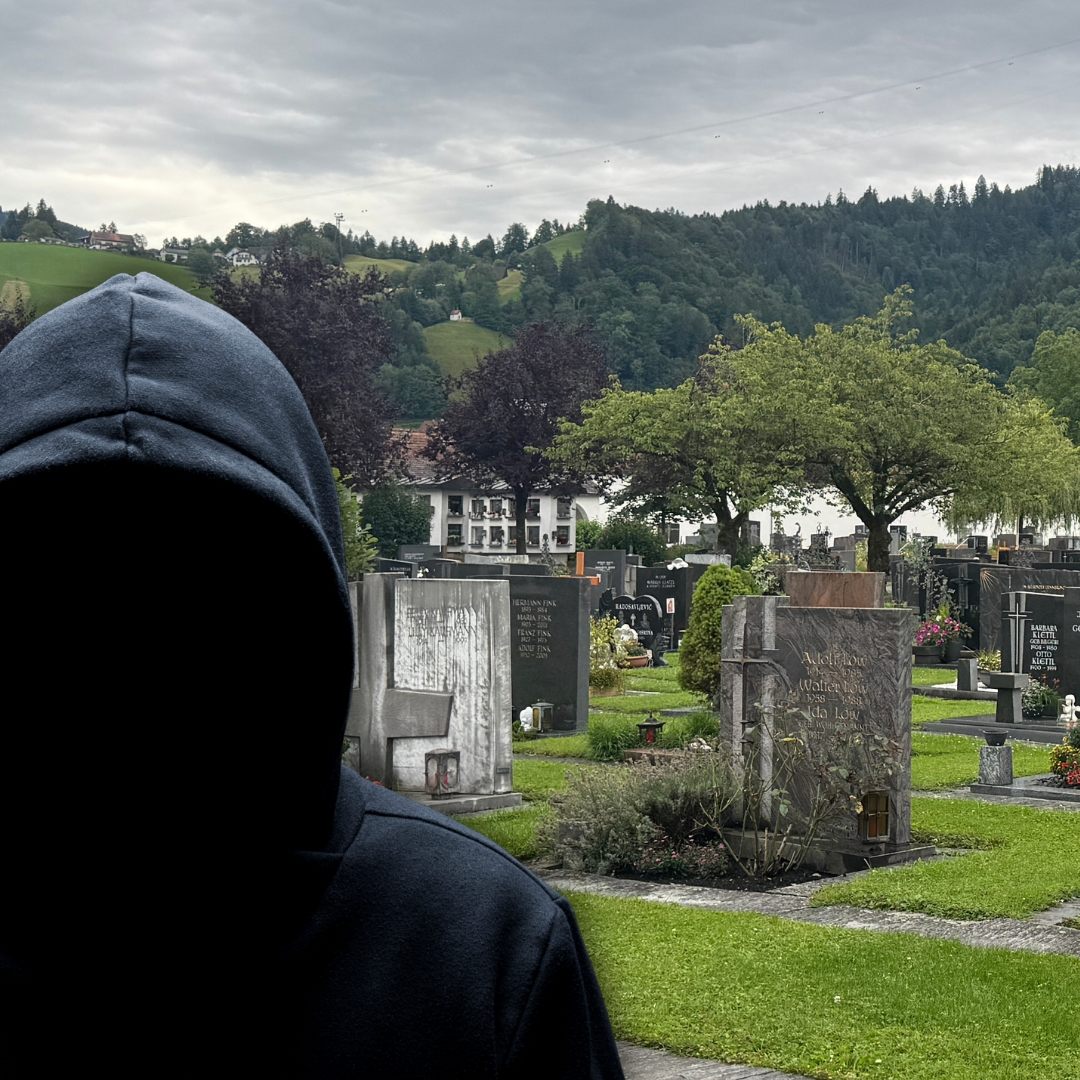 Auf diesem Friedhof wird des Öfteren gestohlen.