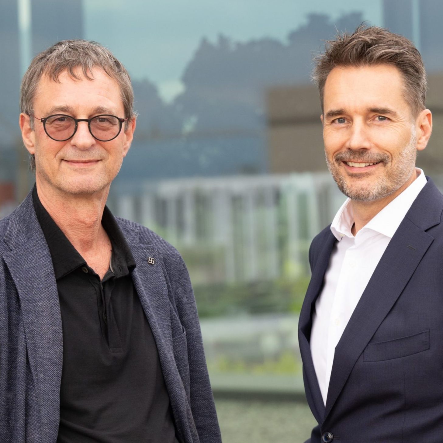 Peter Kloiber (links) geht nach 28 Jahren in der Geschäftsleitung von Gebrüder Weiss in den Ruhestand. Peter Schafleitner, bisher Direktor Produktmanagement Landverkehr beim internationalen Logistikkonzern, rückt in die Geschäftsleitung auf.