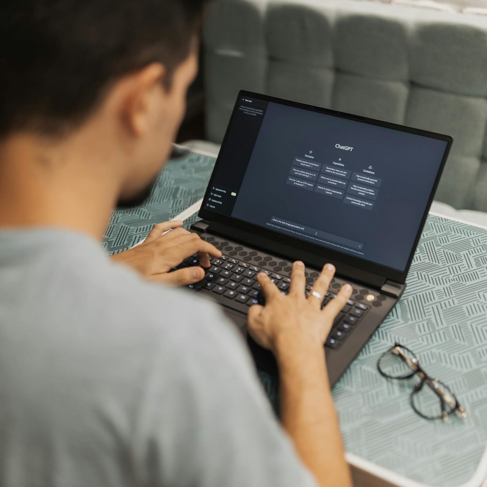 Künstliche Intelligenz und flexible Arbeitsmodelle wie das Homeoffice verändern grundlegend, wie wir arbeiten.