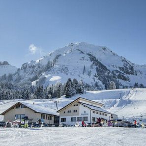 Ob es solche Bilder mit einem in Betrieb befindlichen Skigebiet jemals wieder geben wird, bleibt dahingestellt.