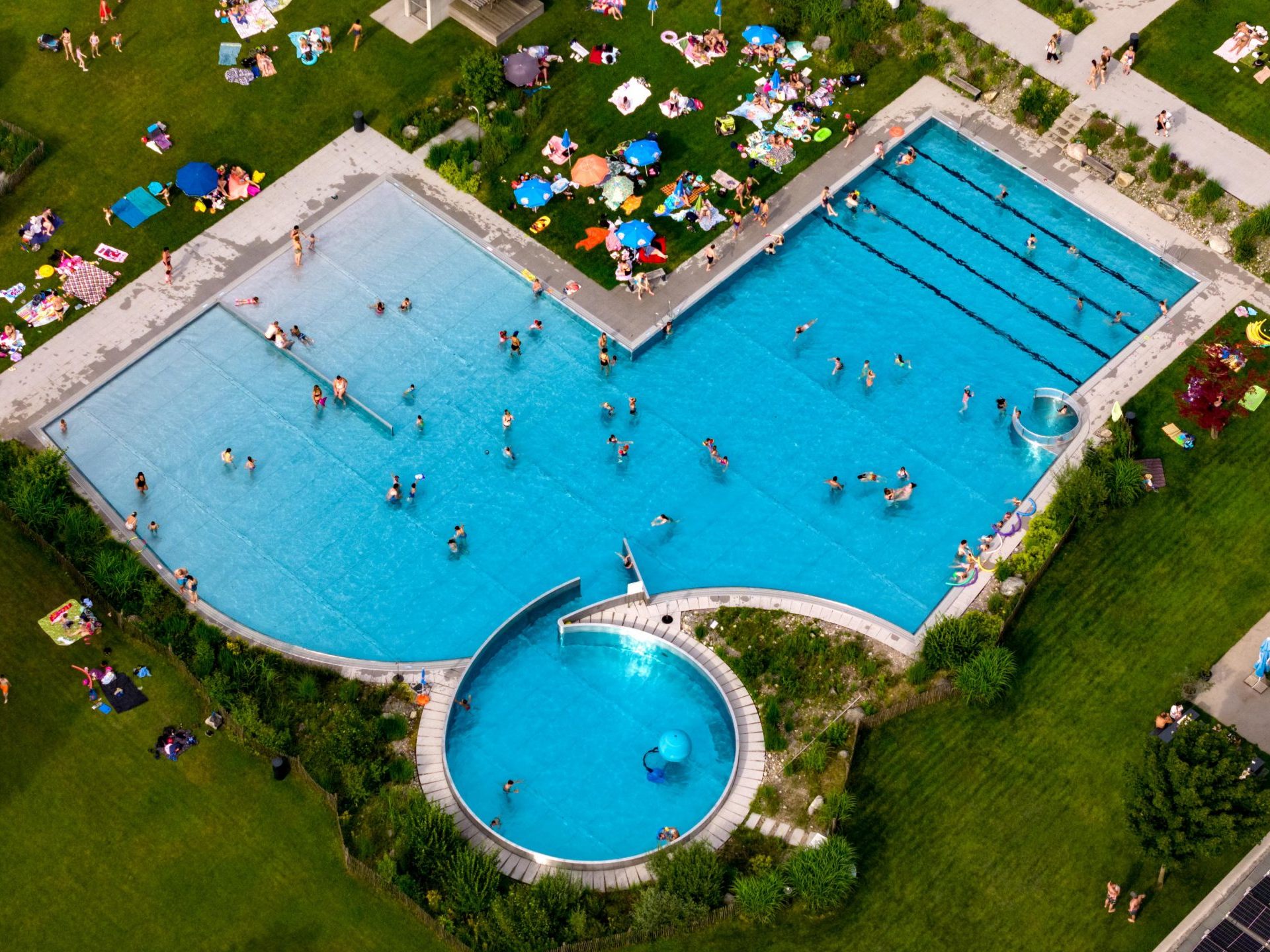 Drohnenaufnahme Walgaubad Nenzing