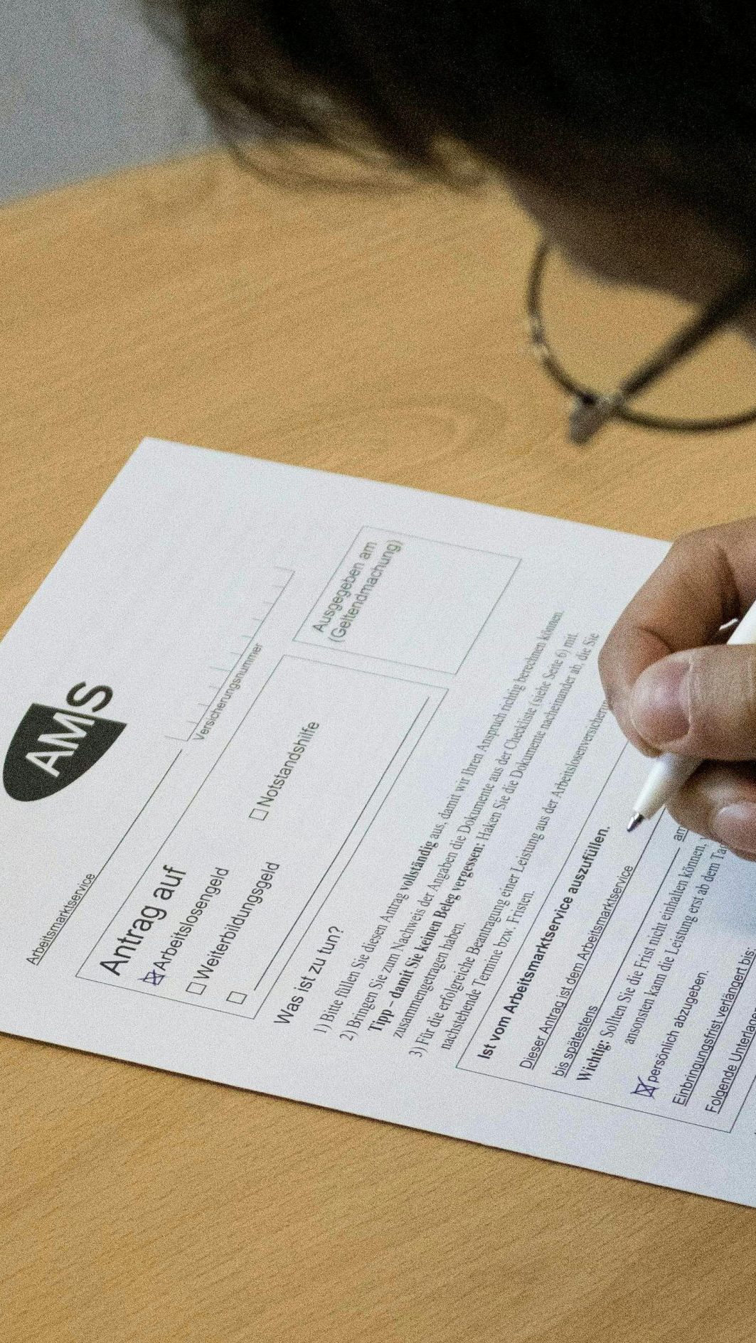 Das AMS setzt auf Bildungsinitiativen, um die Chancen am Arbeitsmarkt zu verbessern.