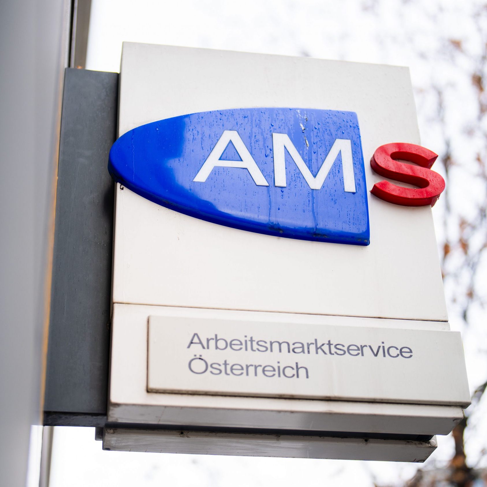 Im Juli waren über 359.000 Personen arbeitslos oder in Schulung – ein deutlicher Anstieg gegenüber dem Vorjahr.