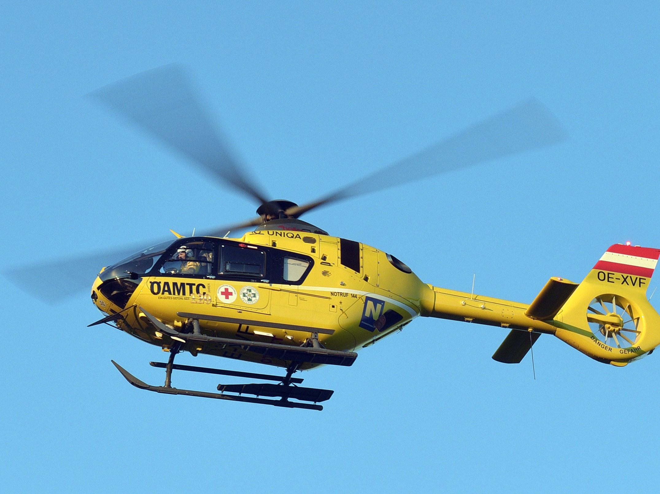 Der Notarzthubschrauber brachte den Verletzen ins Spital.