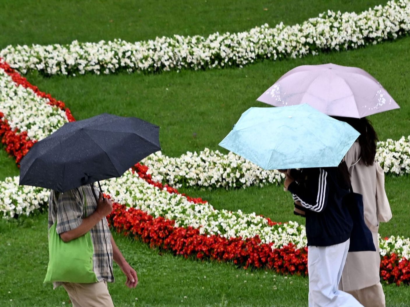 Am Wochenende gibt es einen Mix aus Sonne und Schauern. Am Wochenende gibt es einen Mix aus Sonne und Schauern.