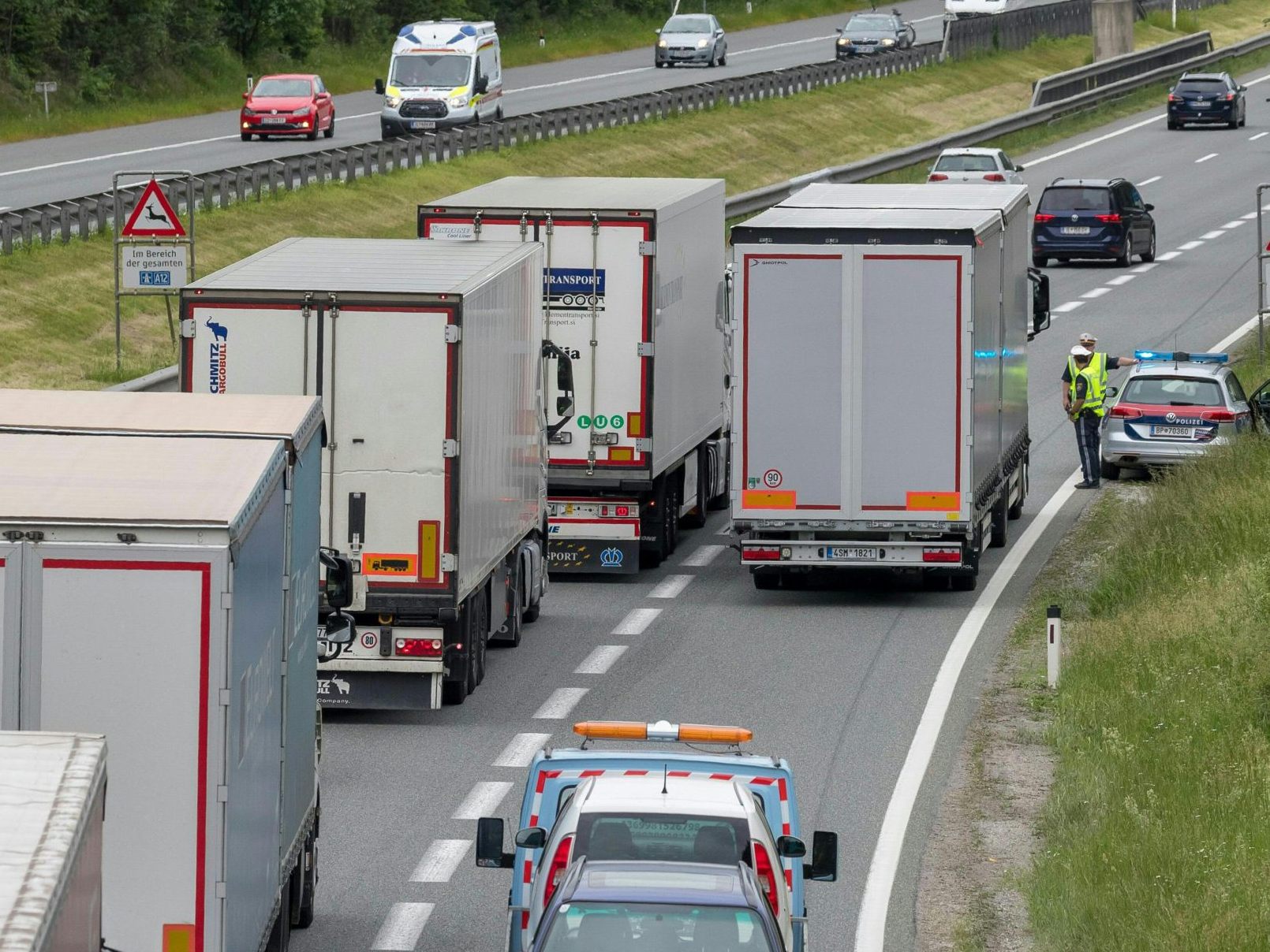Auf der A21 kam es zu einem tödlichen Unfall. Auf der A21 kam es zu einem tödlichen Unfall.