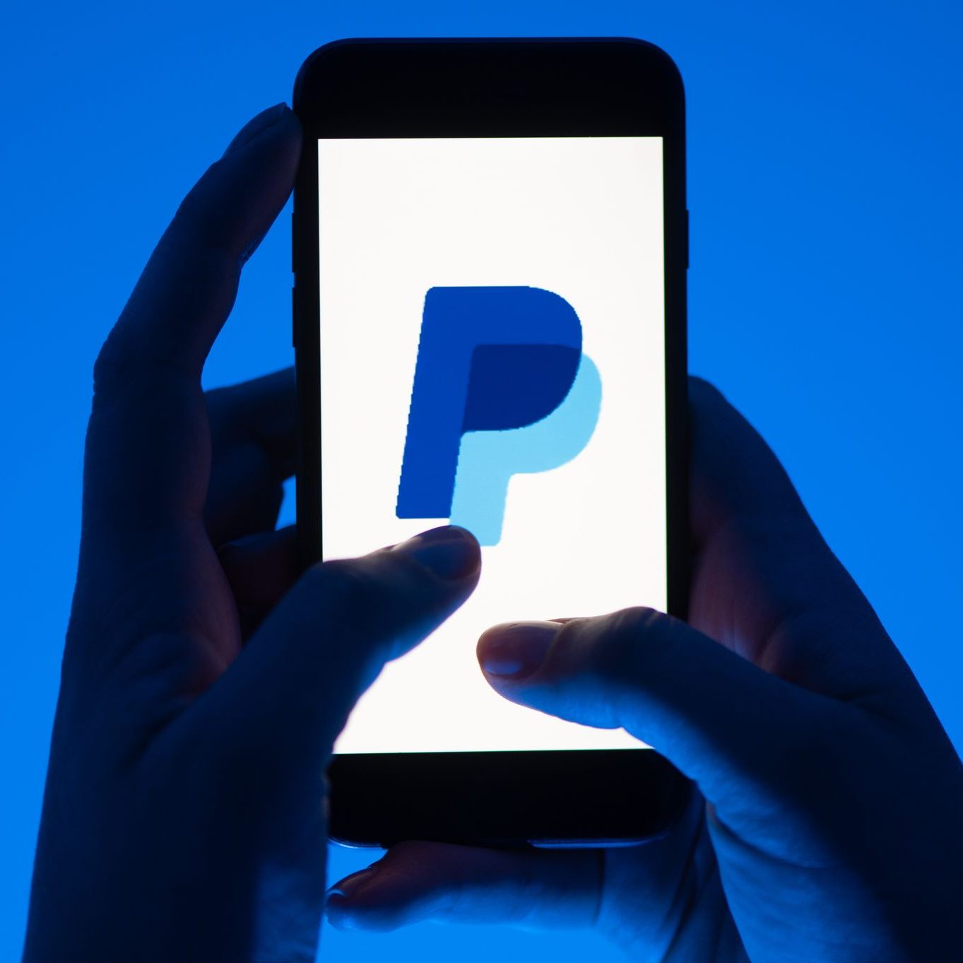 Ein massives Datenleck bei Paypal führt zu Milliardenblockaden im deutschen Zahlungsverkehr.
