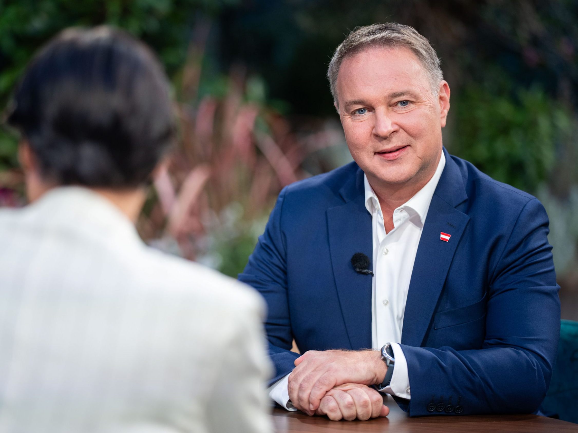 Babler sichert eine neue Mietpreis-Bremse für 2026 zu. Babler sichert eine neue Mietpreis-Bremse für 2026 zu.