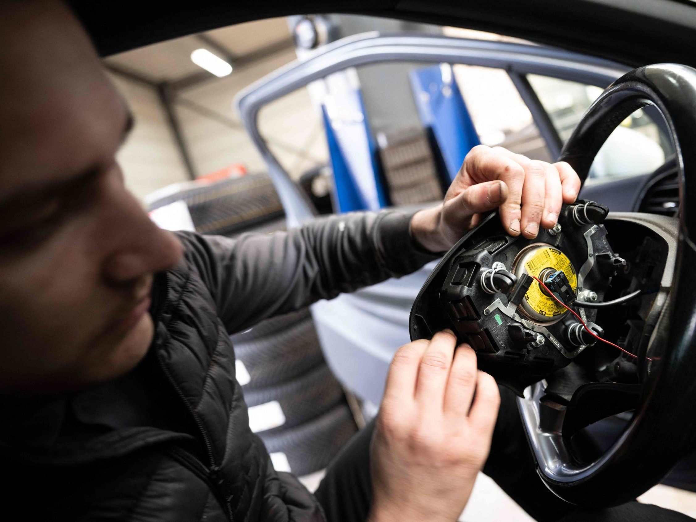 Der ÖAMTC erinnert an die Rückrufaktion für Takata-Airbags.