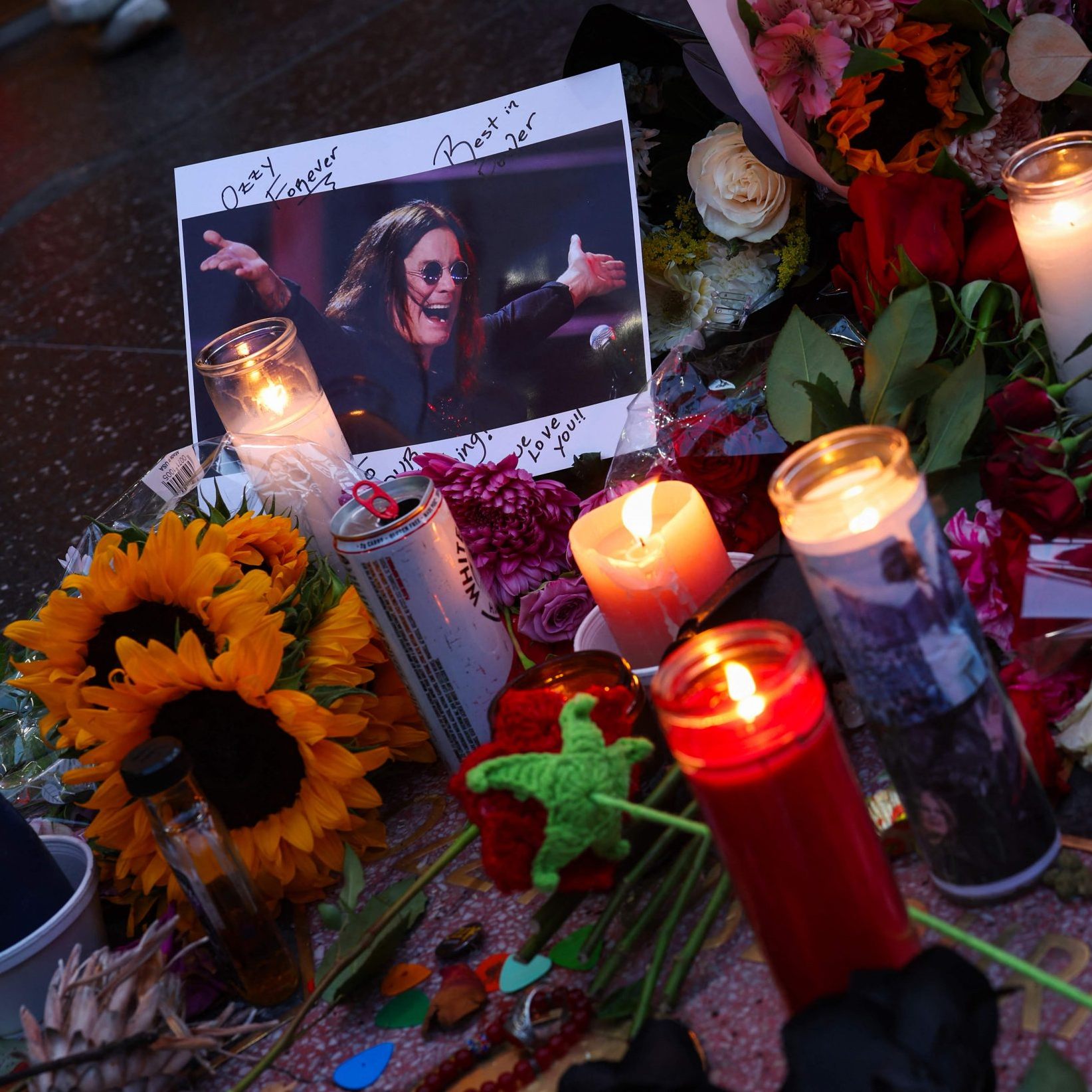 Ozzy Osbourne starb an einem Herzinfarkt.