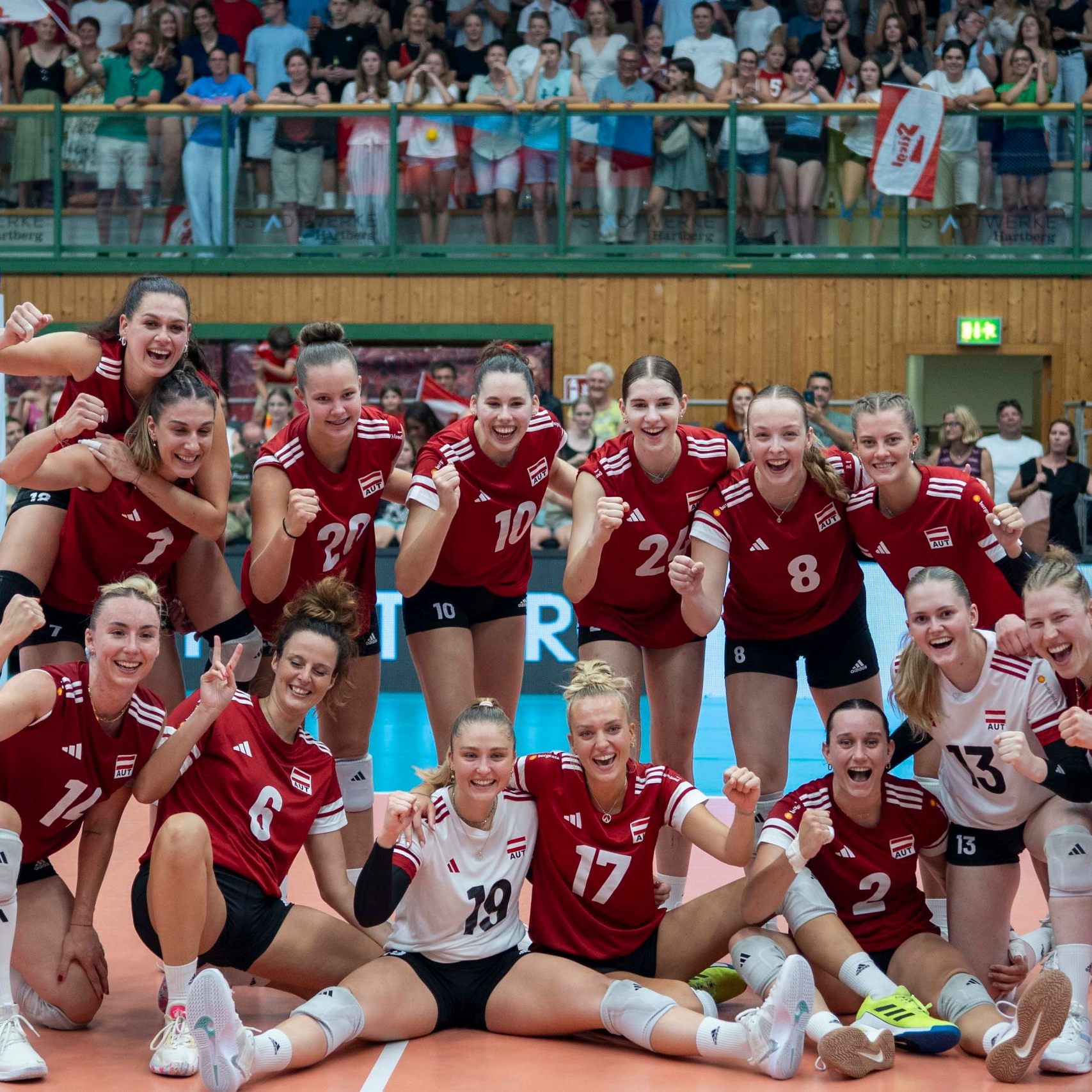 Österreichs Volleyball-Damen feiern die erstmalige sportliche Qualifikation für eine Europameisterschaft.