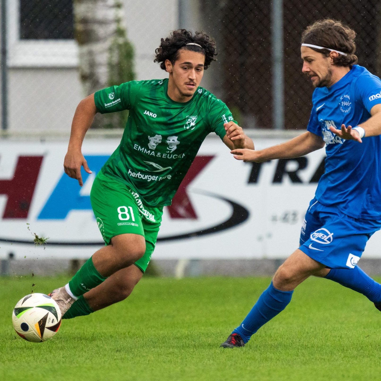 Viererpack von Ömer Efe Tas (l.) im 8:1-Schützenfest vom Dornbirner SV gegen Feldkirch.