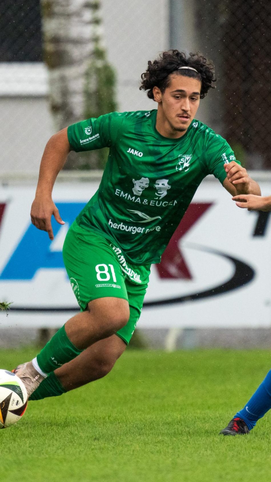 Viererpack von Ömer Efe Tas (l.) im 8:1-Schützenfest vom Dornbirner SV gegen Feldkirch.