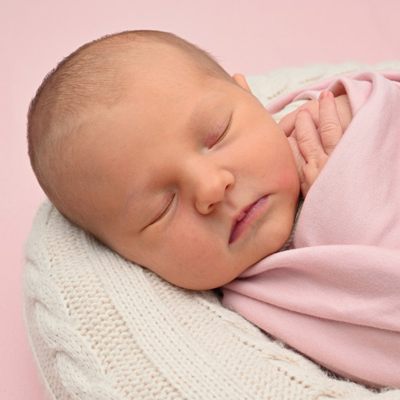 Die gesamte Redaktion von VOL.AT gratuliert herzlich zur Geburt von Rosa. Wir wünschen der Familie viele unvergessliche Momente voller Liebe und Freude mit ihrem kleinen Sommerwunder.