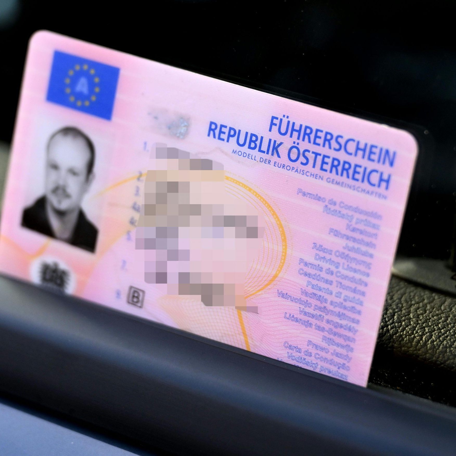 Leserinnen und Leser berichten nach der VN-Enthüllung über persönliche Erlebnisse mit der Fahrprüfung.