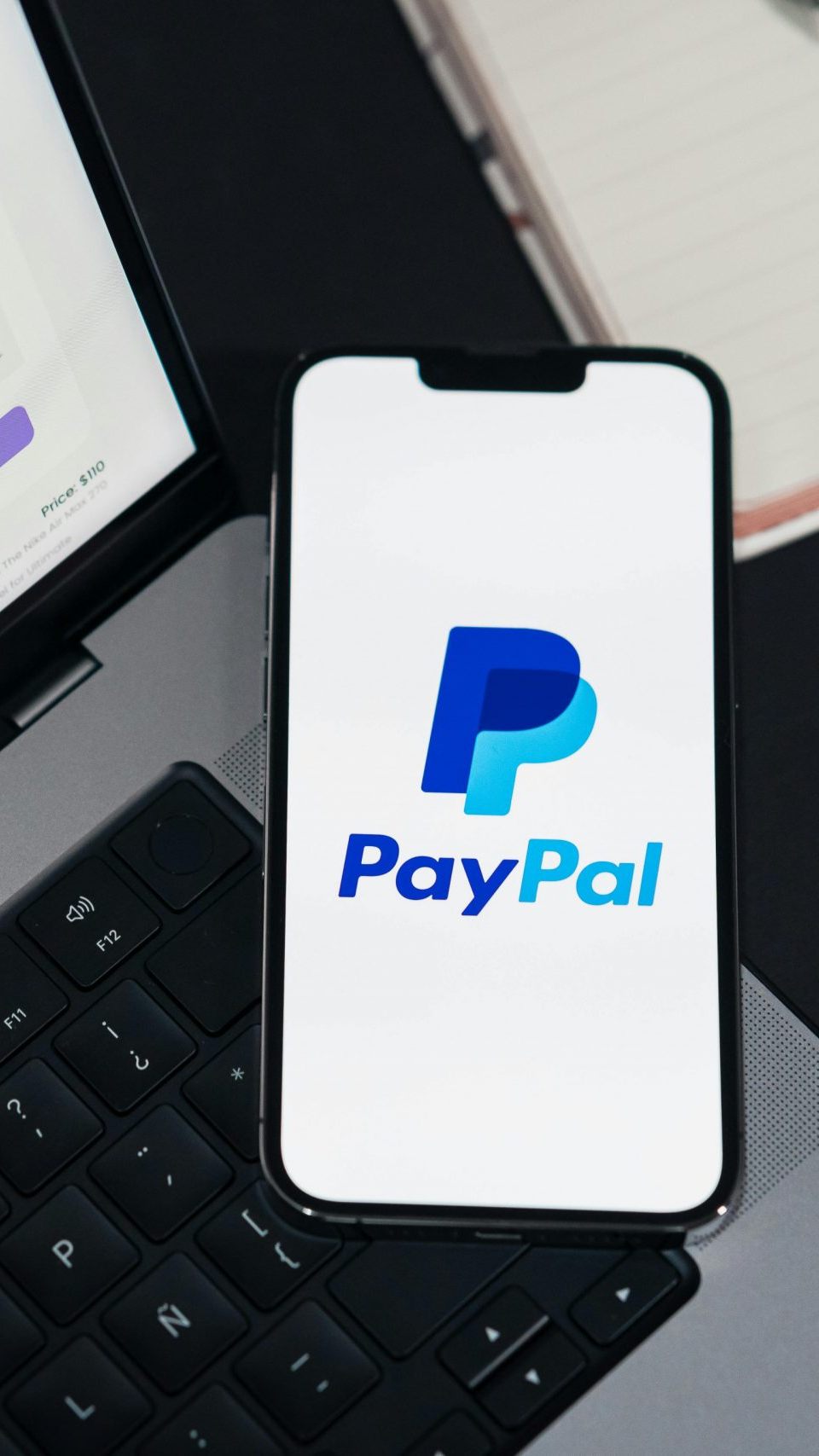 Ein Hacker bietet fast 16 Millionen PayPal-Zugangsdaten im Darknet an. IT-Experten raten zur Passwort-Änderung und Vorsicht bei Phishing.