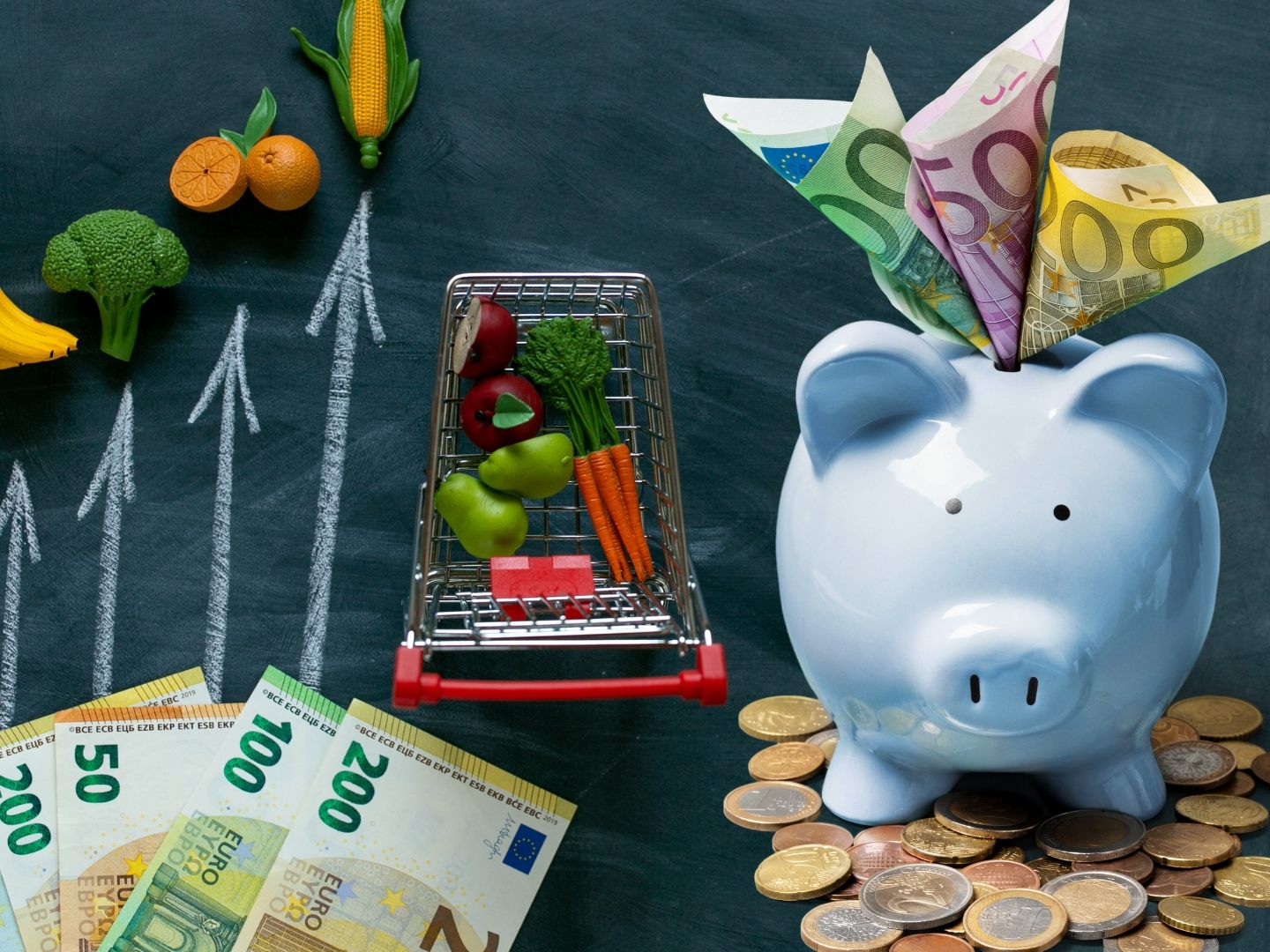 Hohe Preise im Supermarkt könnten laut Wettbewerbsbehörde durch mehr Transparenz und faire Marktbedingungen gesenkt werden. Hohe Preise im Supermarkt könnten laut Wettbewerbsbehörde durch mehr Transparenz und faire Marktbedingungen gesenkt werden.