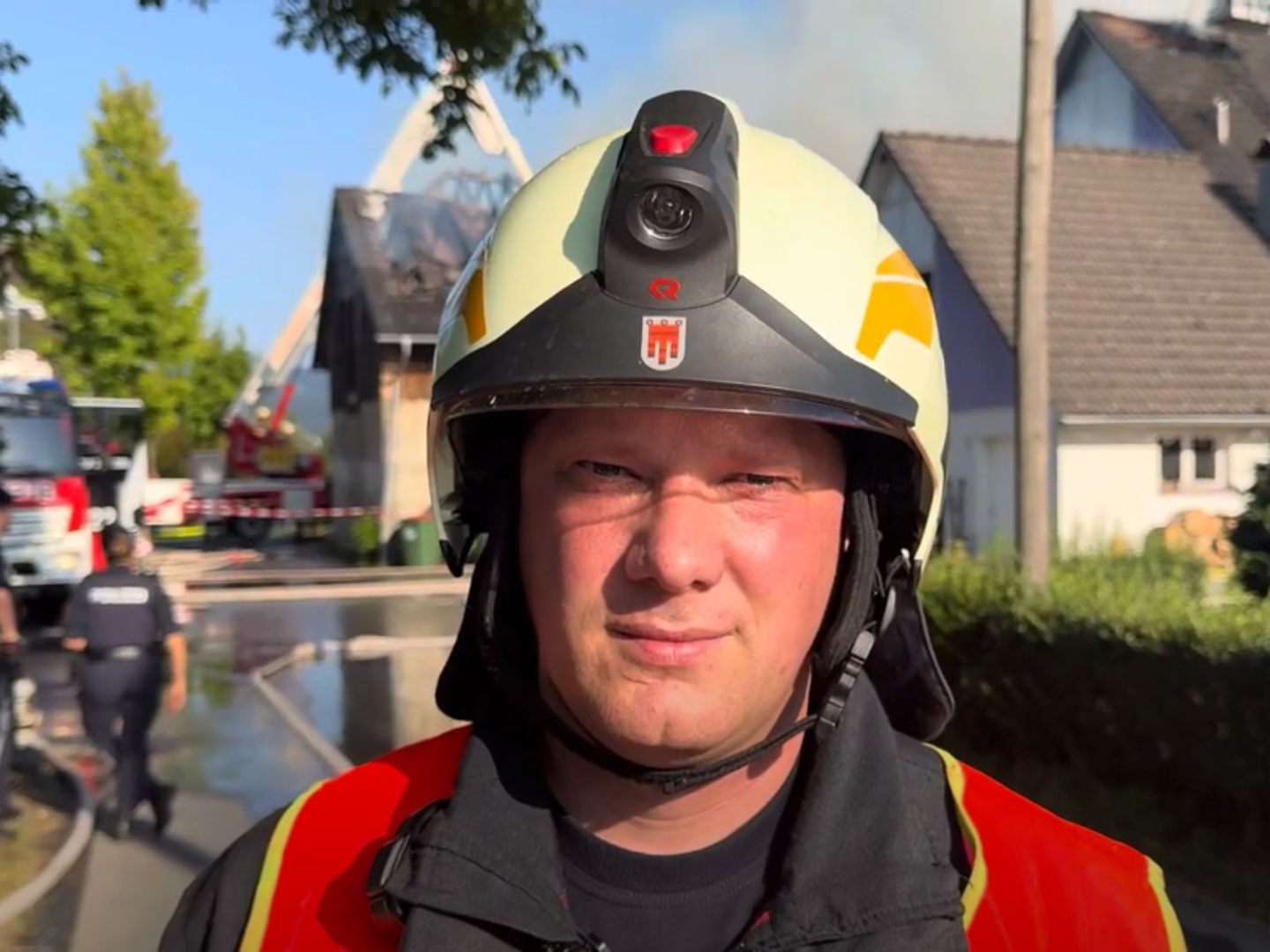 Feuerwehr-Einsatzleiter im Interview.