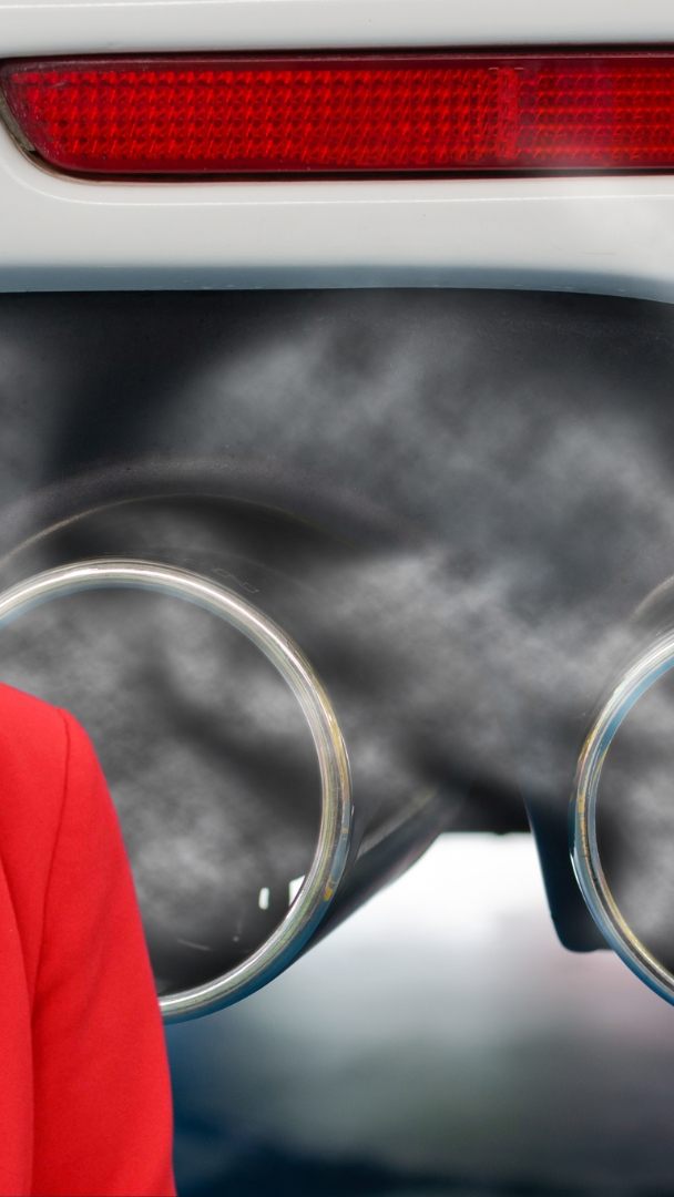 Kommissionspräsidentin Ursula von der Leyen gerät wegen der Kritik der Autoindustrie an den EU-Klimazielen zunehmend unter Druck.