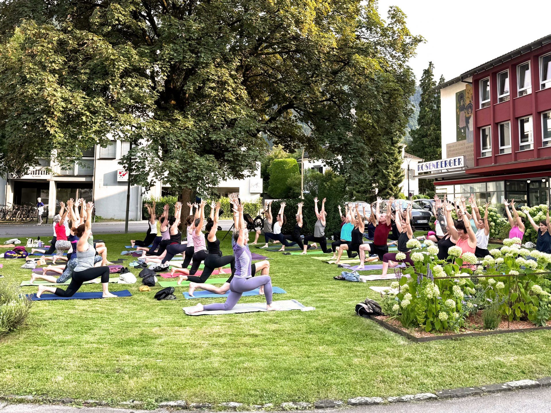 Bei Traumwetter nahmen im August 64 „Yogis“ teil.