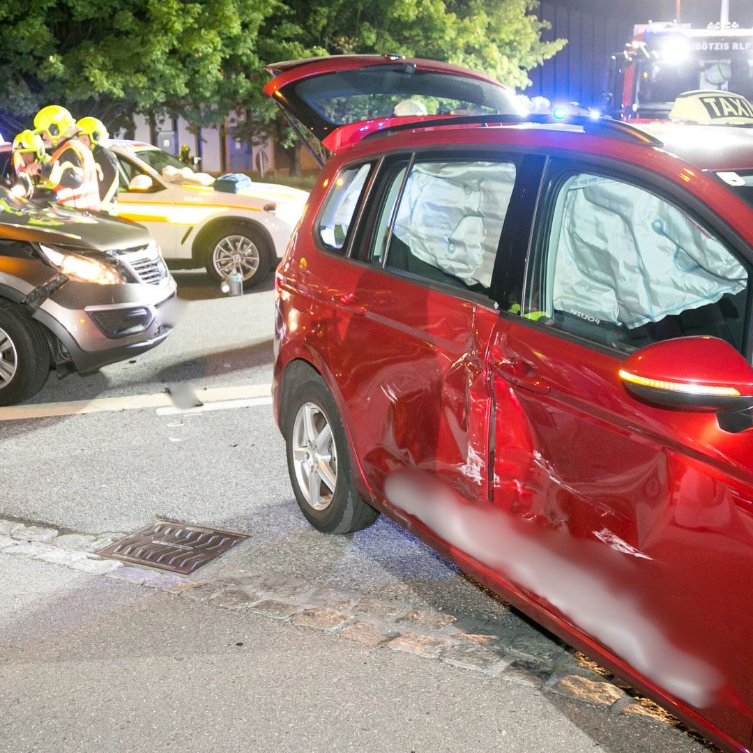 Zu einem Verkehrsunfall kam es am späten Freitagabend in Götzis.