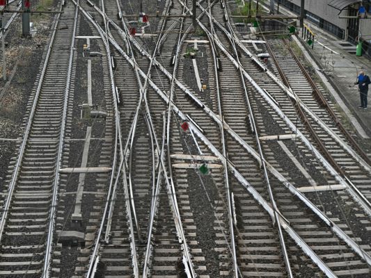 Streik legt Bahnverkehr in Italien lahm Streik legt Bahnverkehr in Italien lahm