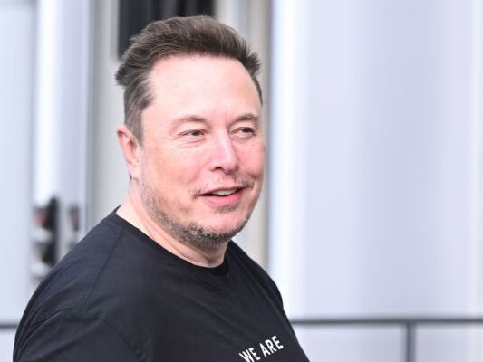 Musk winkt eine Rekordvergütung Musk winkt eine Rekordvergütung