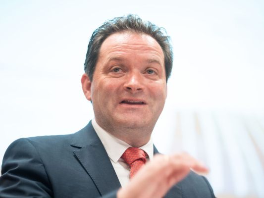 Ertr-ge-in-Land-und-Forstwirtschaft-2024-leicht-gestiegen