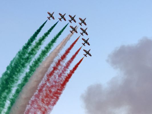 Kunstflugstaffel Frecce Tricolori mit italienischen Landesfarben
