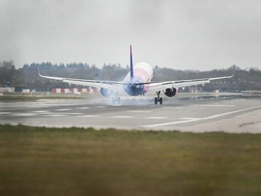 Londoner-Flughafen-Gatwick-bekommt-zweite-Landebahn