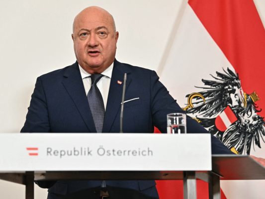 Sozialpartner haben laut Stocker Verantwortung übernommen