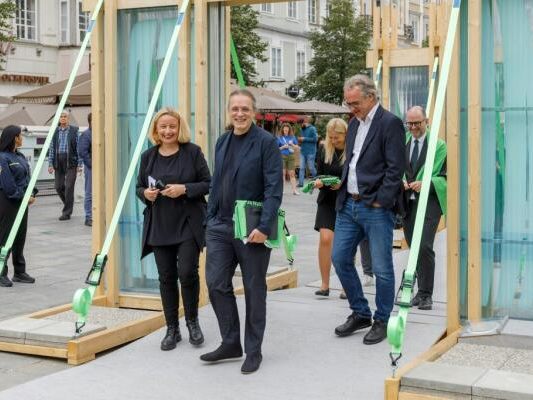 Trotz-Panik-Linzer-Kunstuni-h-lt-alles-immer-offen