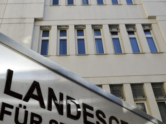 Der Frau droht bei Verhandlung der Widerruf einer Bewährunsgsstrafe Der Frau droht bei Verhandlung der Widerruf einer Bewährunsgsstrafe