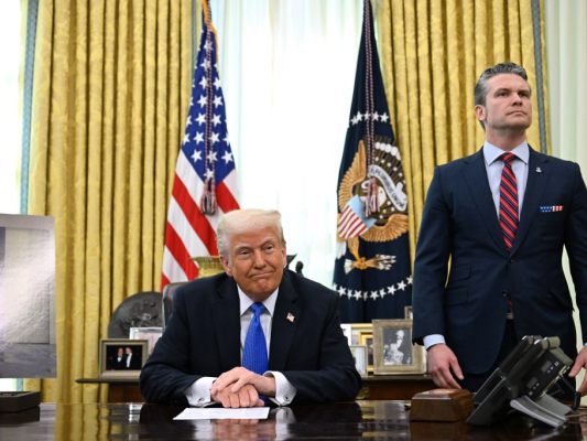 Trump und Hegseth wollen den "Krieger-Ethos" wiederbeleben Trump und Hegseth wollen den "Krieger-Ethos" wiederbeleben
