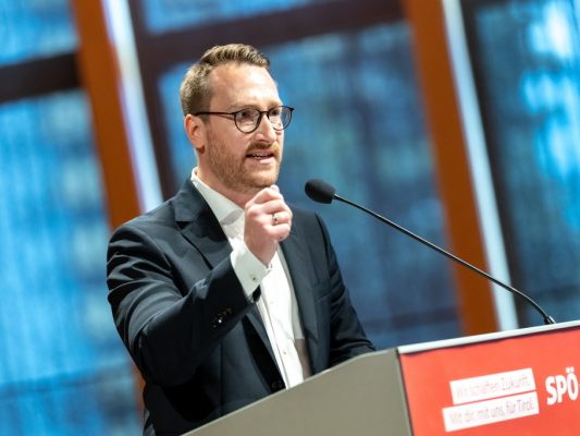 Tirols SPÖ-Chef warnt vor einer Gefährdung des sozialen Zusammenhalts Tirols SPÖ-Chef warnt vor einer Gefährdung des sozialen Zusammenhalts
