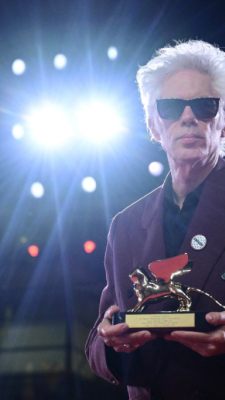 Jim Jarmusch erhielt Löwen an von Gaza-Konflikt geprägtem Abend