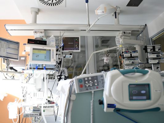 Mutter mit schweren Blutungen im Spital